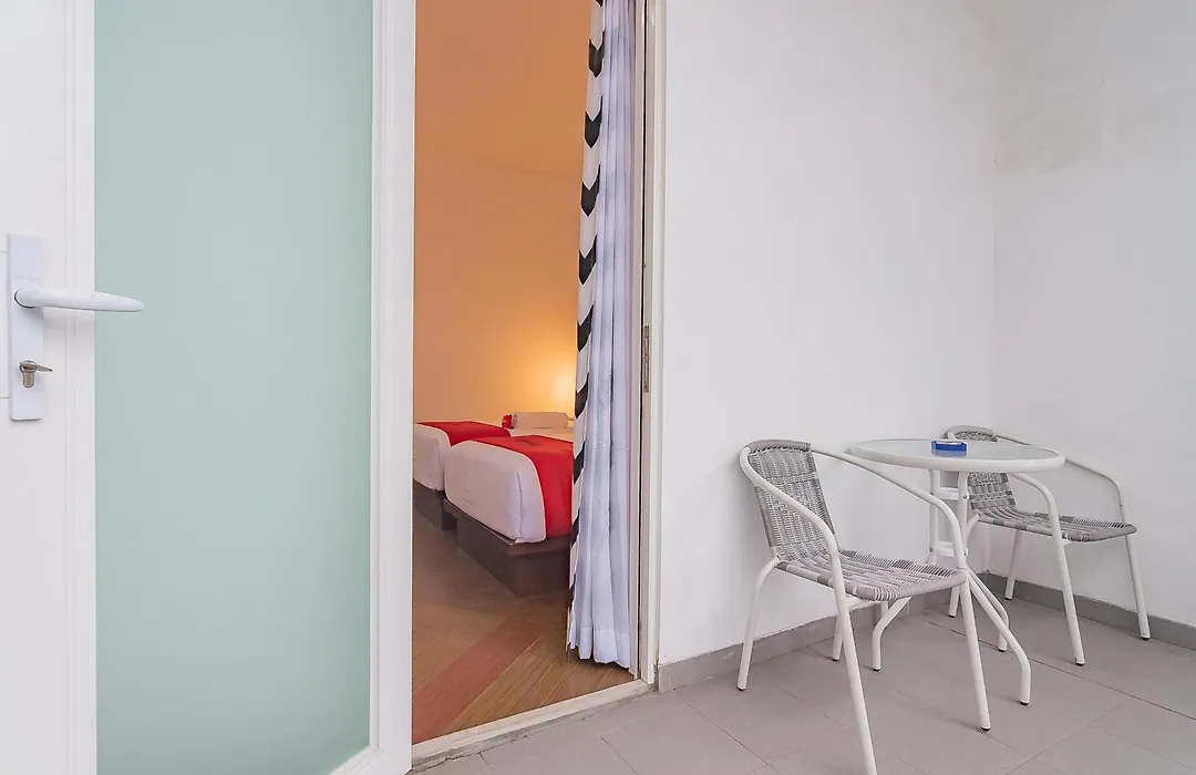 Reddoorz Premium @ Hotel Hebat-1