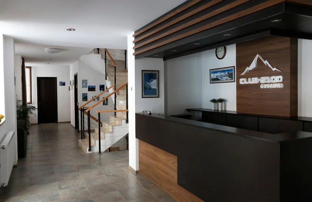 Hotel Club-2100-1