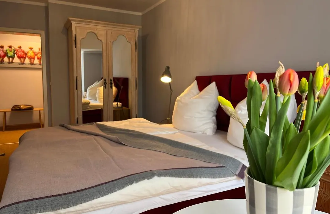 Gästezimmer in herrschaftlicher Villa-1
