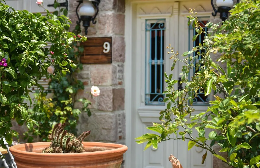 Lunaria Guest House-1
