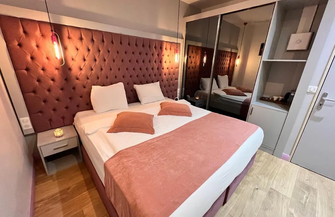 Paris Luxury Guest House - CDG Aéroport-1