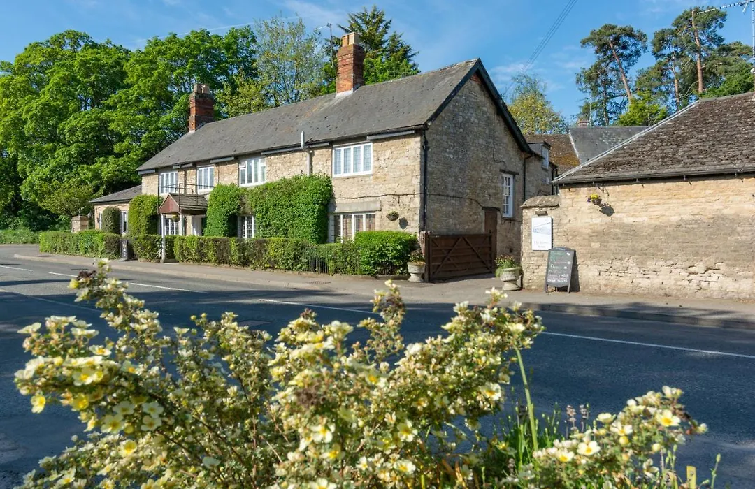 Jersey Arms Hotel Bicester-1