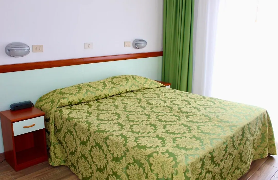 Hotel Cristina-1