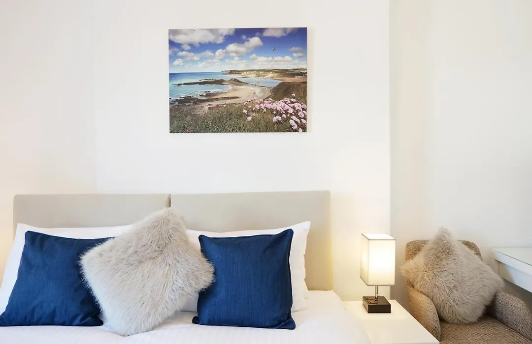 Tee-Side Guest House-1