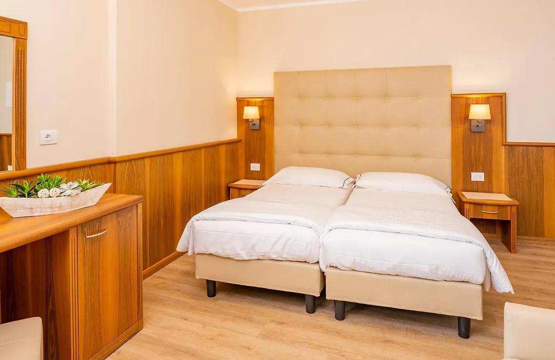 Hotel Centrale-1