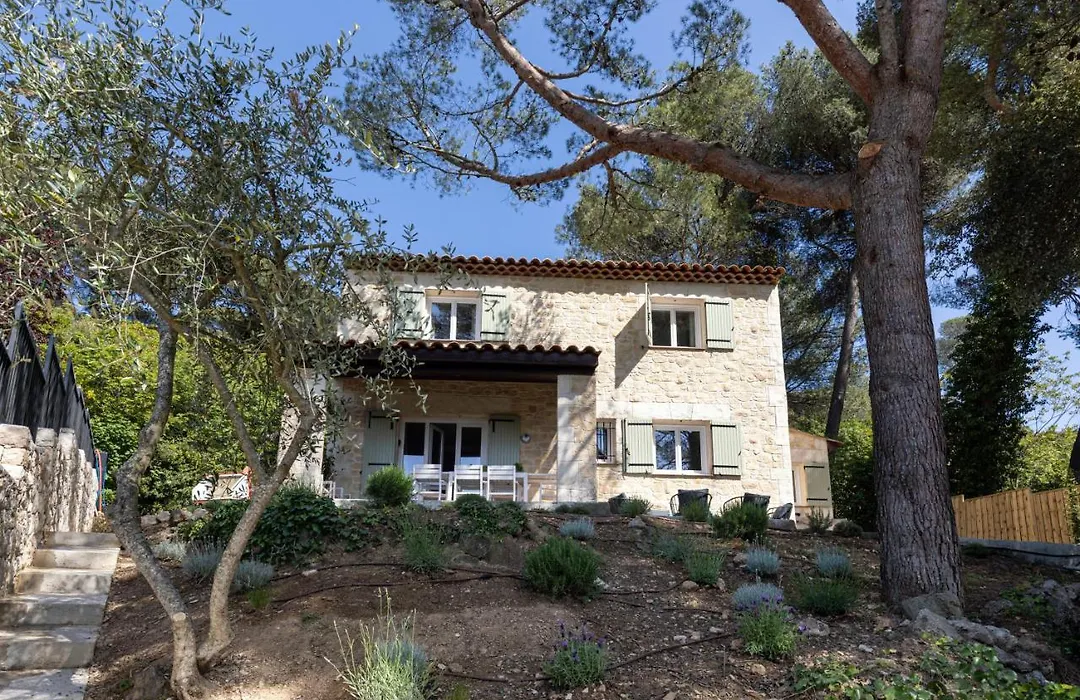 Domaine du Mont Leuze-1