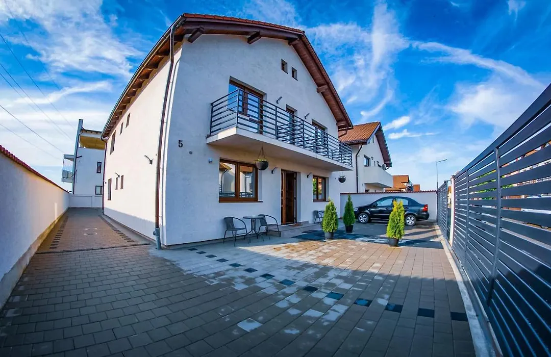 Five House-1