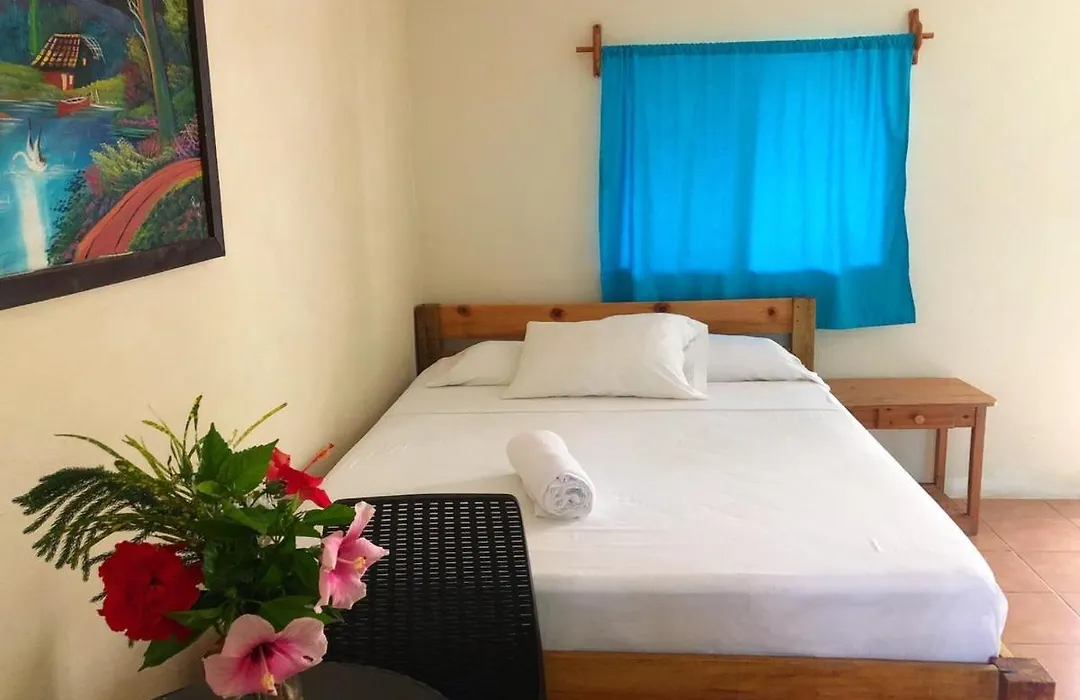 Sunshine Hotel Little Corn Island-1