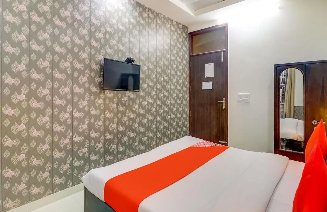 Oyo 74060 Taj Residency-1