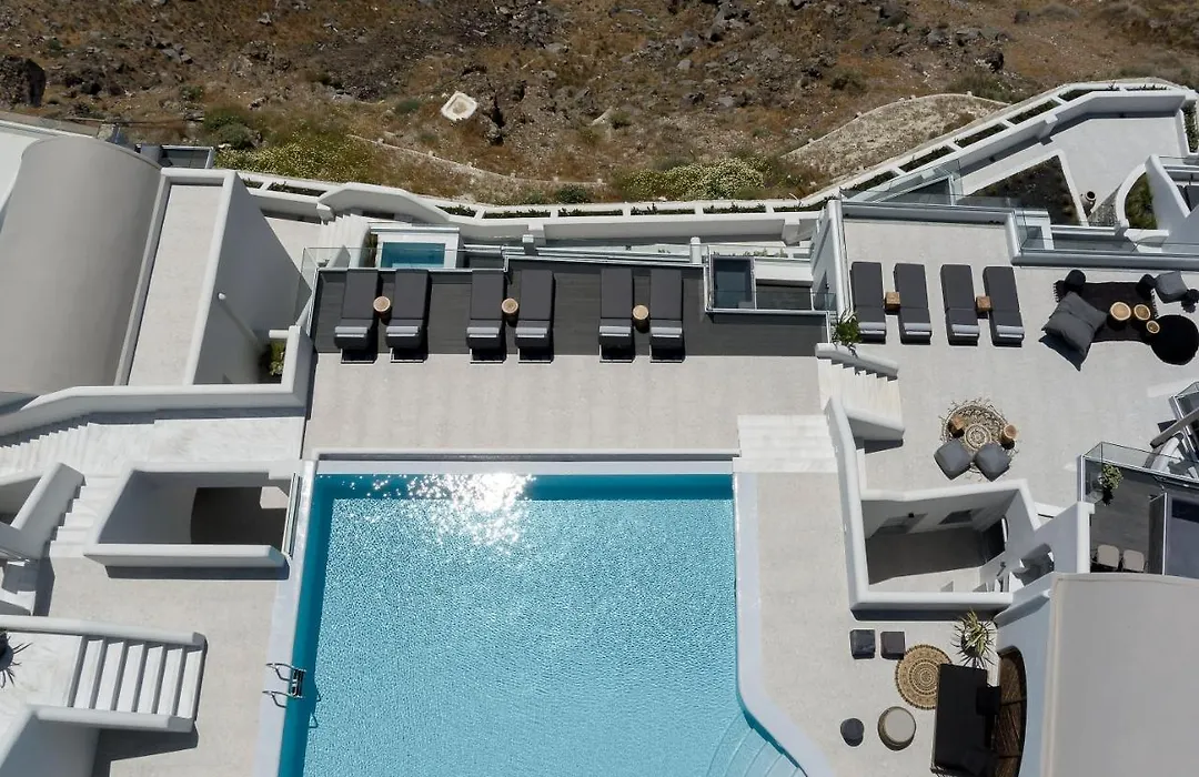 Hom Santorini-1
