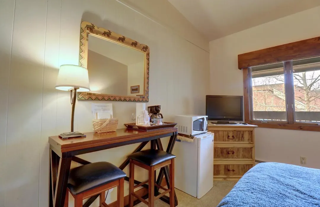 Cv210A Copper Valley Hotel Room Condo-1