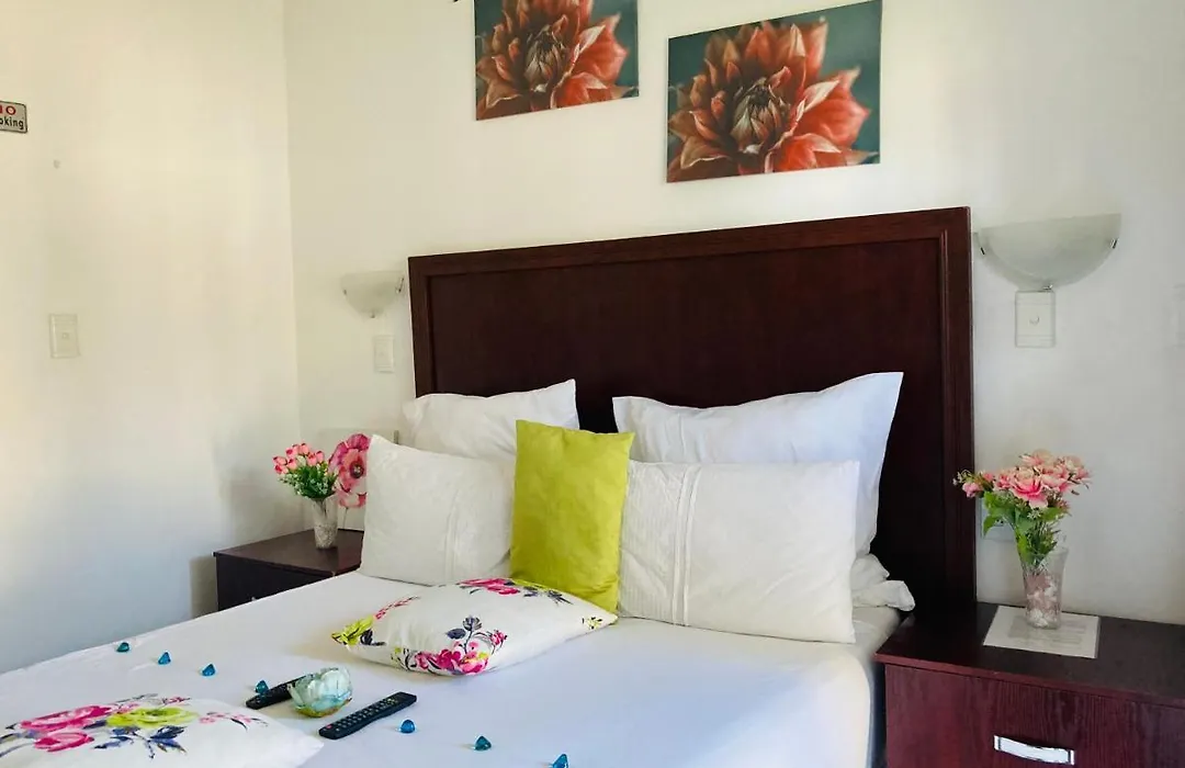 The Moon Guesthouse-1