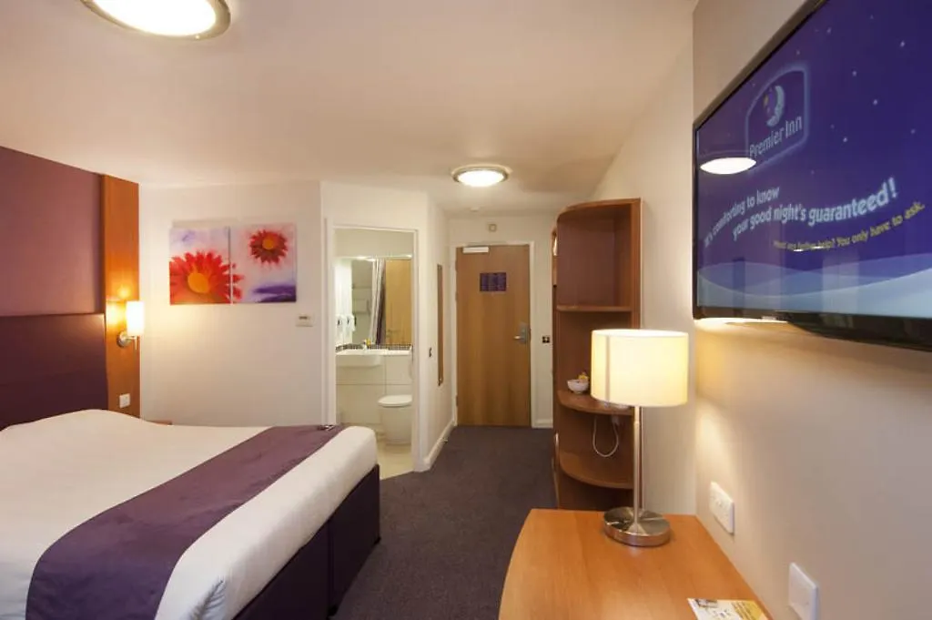 Premier Inn Bridgend Central-1
