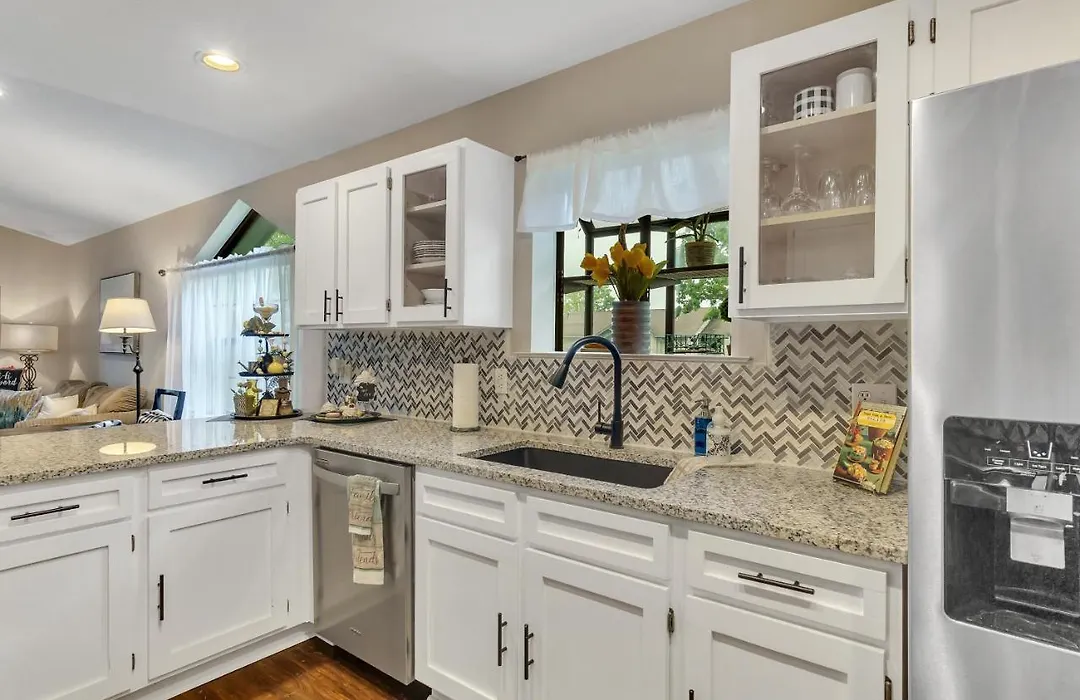2 Bed Condo-The Greens At Thousand Hills-Coffee Bar-1