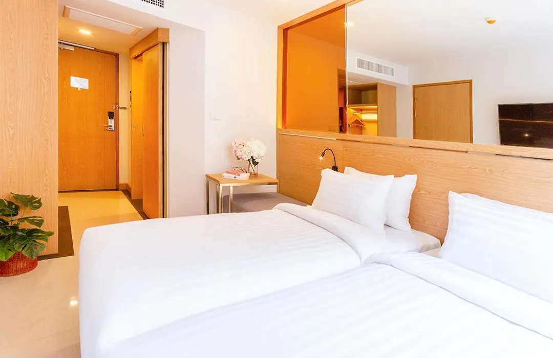 Fx Hotel Nana-1