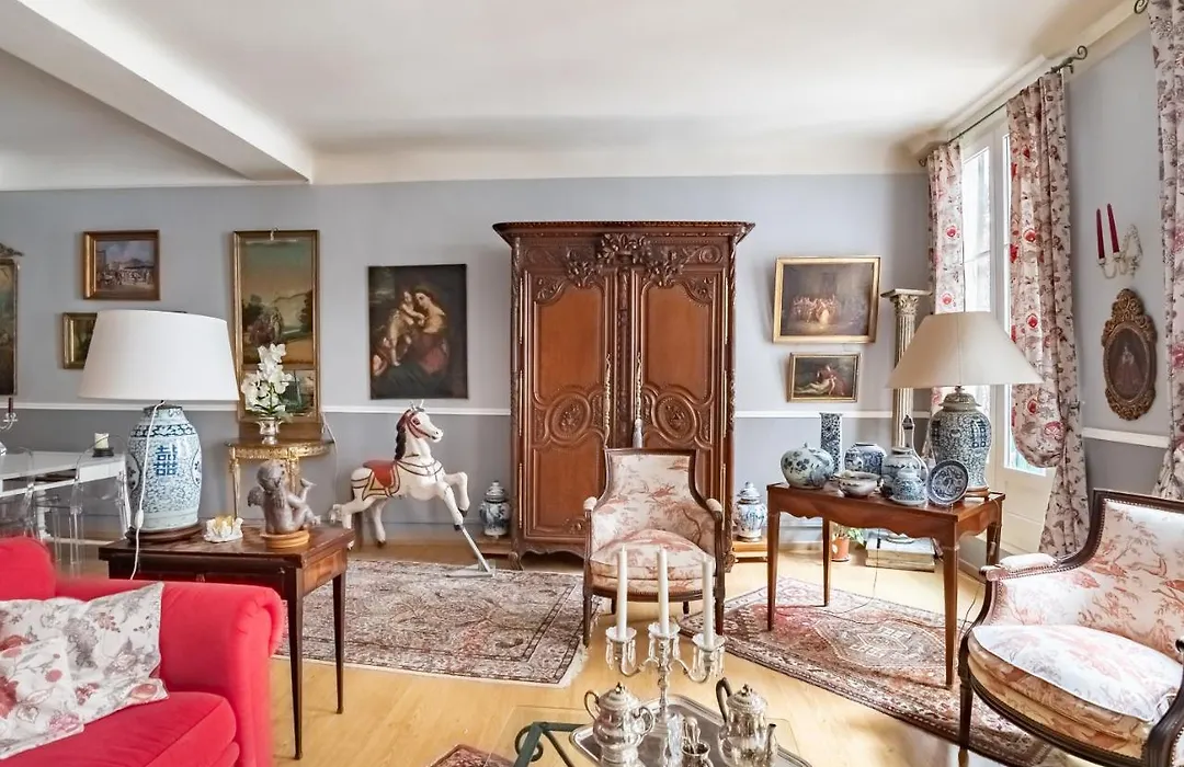 Hotel Des Arceaux-1