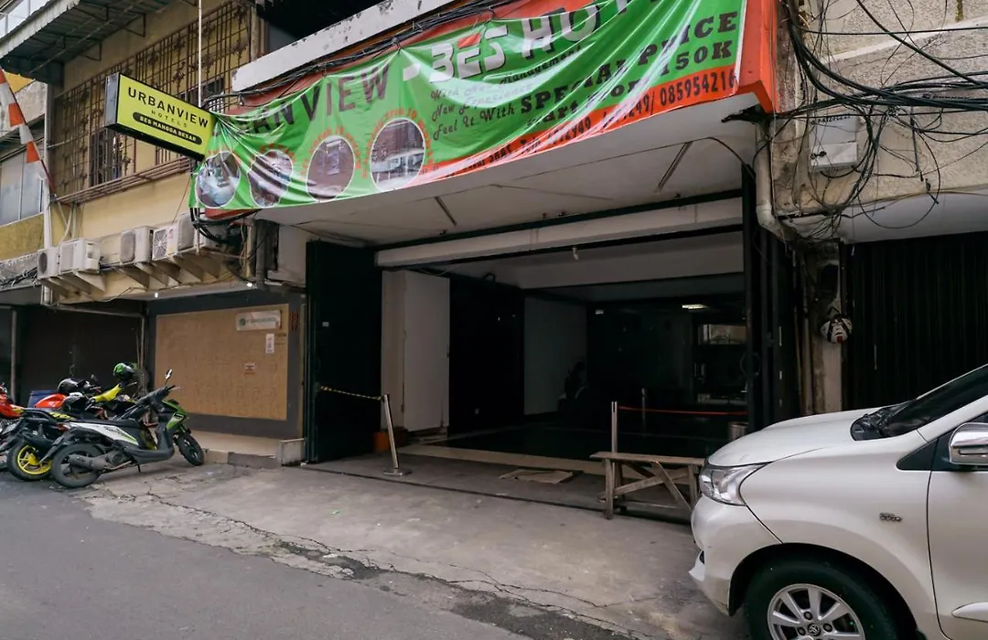 Urbanview Hotel Bes Mangga Besar-1