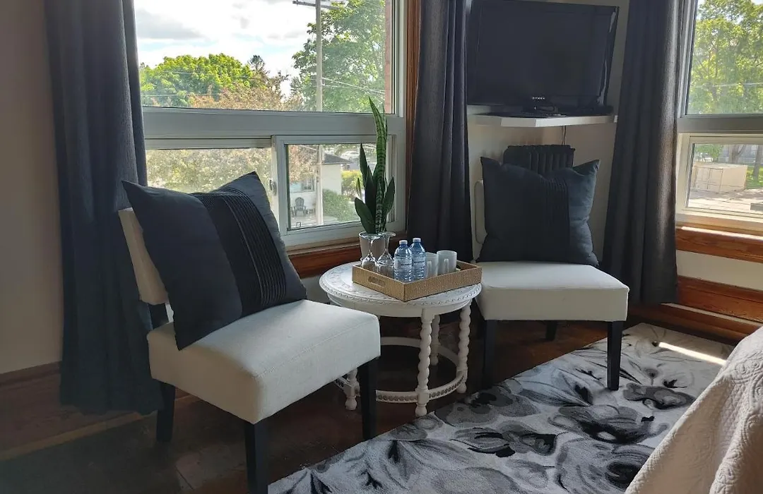 Stonewater Manor B&B-1