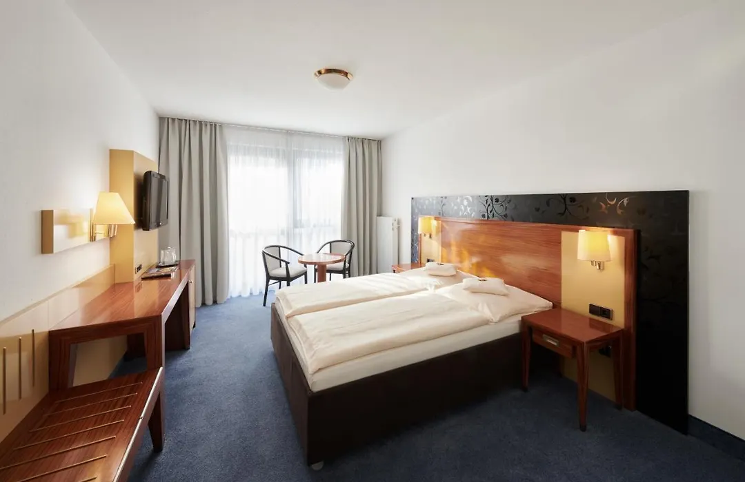 Stadthotel Am Wasen-1