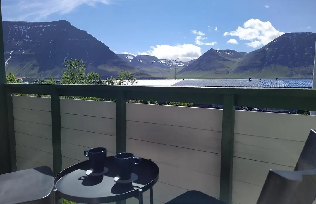 Flateyri Guesthouse-1