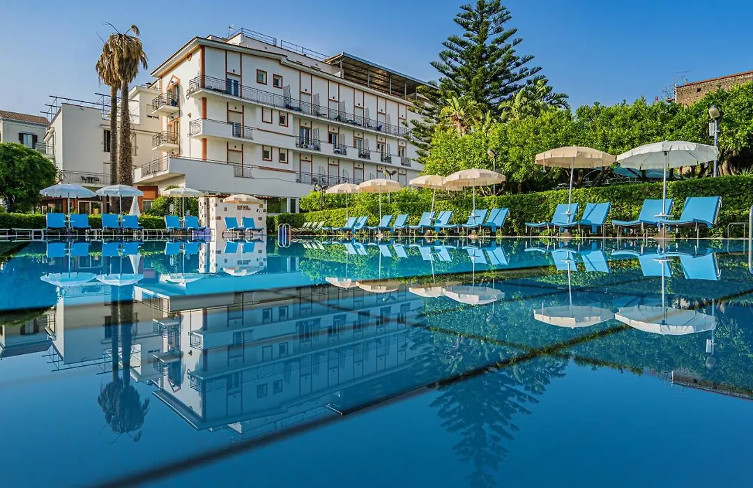 Aequa Hotel-1