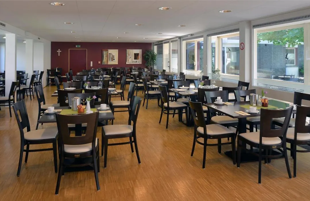 Nell Breuning Haus-1