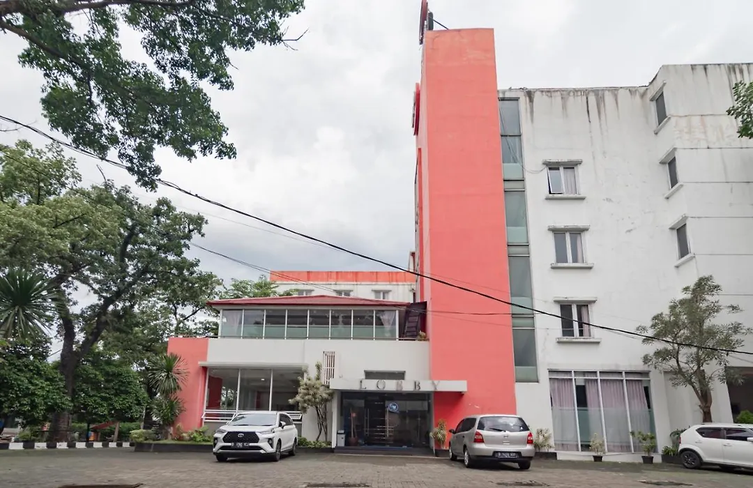 Urbanview Hotel Grand Malabar Bandung-1