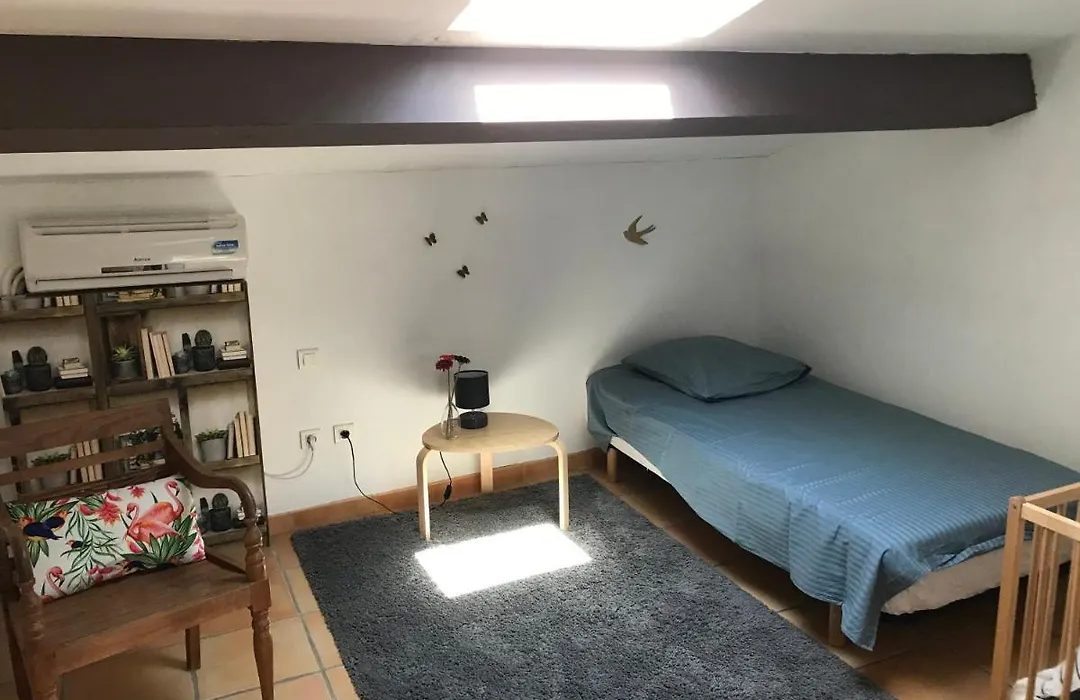 Havre De Paix Pour 3 Personnes A Plan De Cuques-1