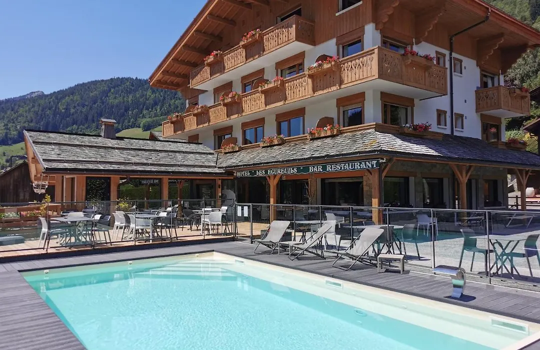 Hotel-Chalet Les Ecureuils Restaurant, Piscine, Jardin, Garage-1