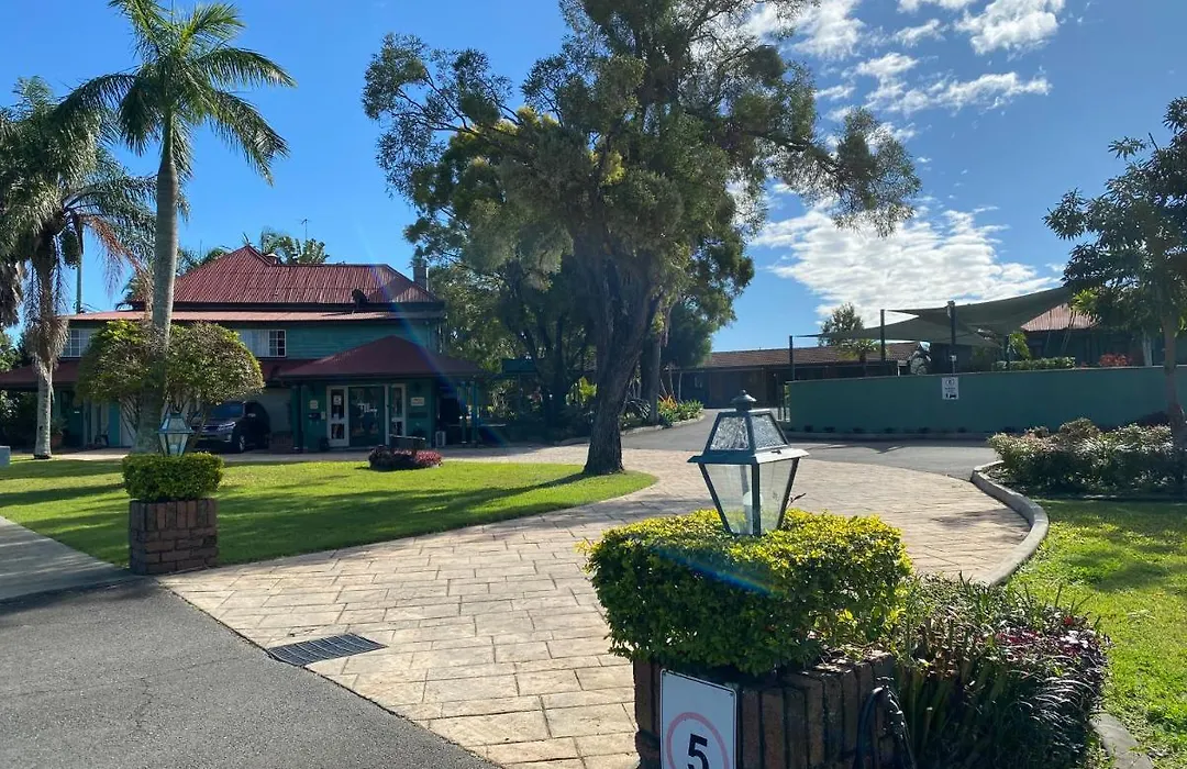 Puffers Inn-1