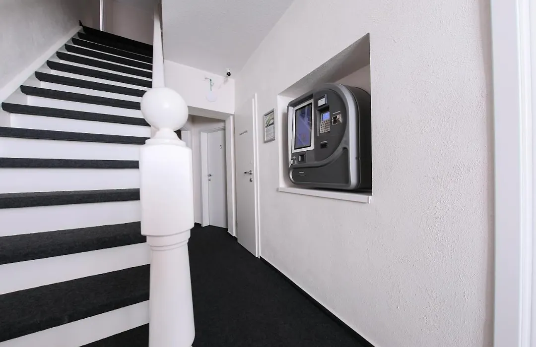 24/7 selfcheckin Schmiedestrasse-1