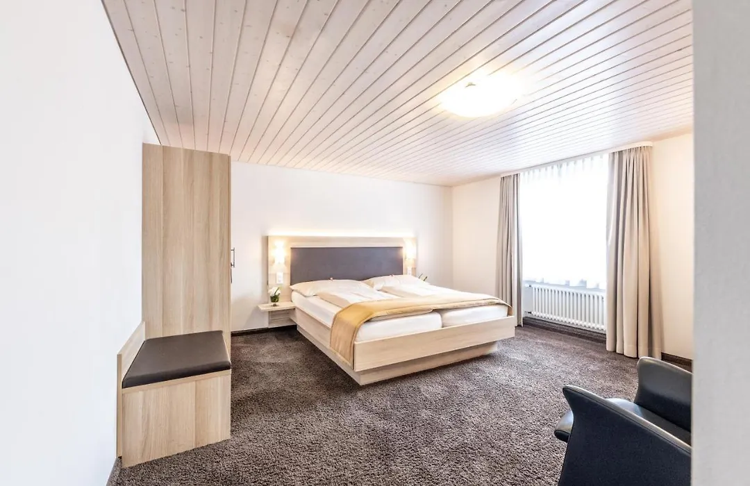 Hotel zum goldenen Kreuz-1