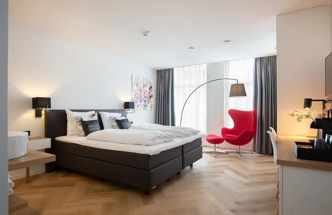 Snoozz Hotels Bolsward Boutique hotel zonder receptie met digitale sleutel-1