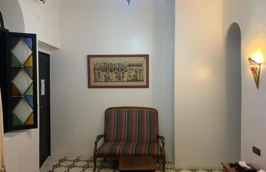 Riad Tingis-1