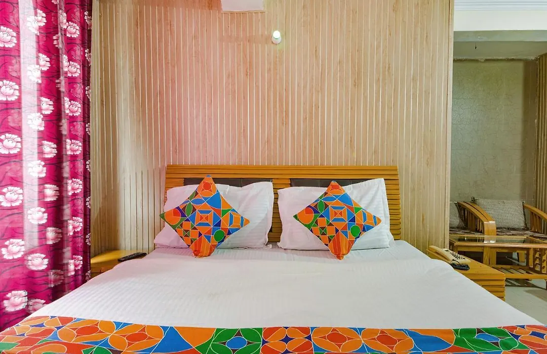 Fabhotel Sapphire-1