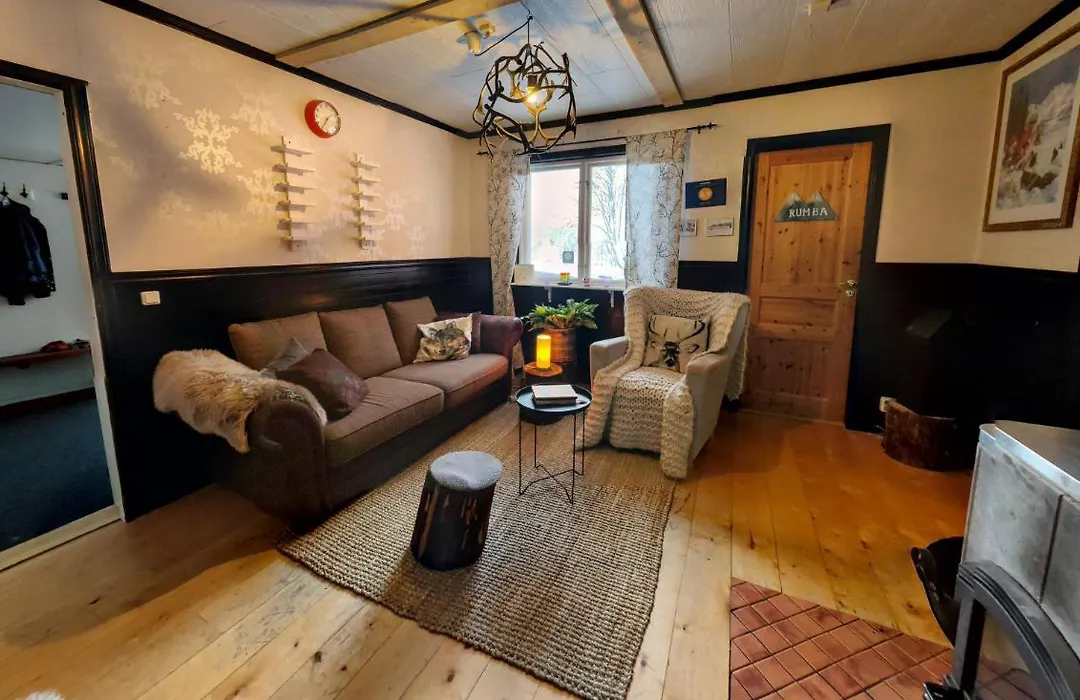 Husky Lodge Hostel-1