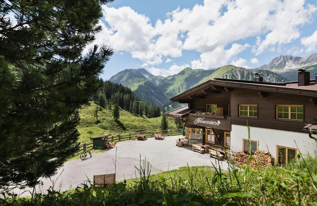 Berggasthaus Hoellensteinhuette-1