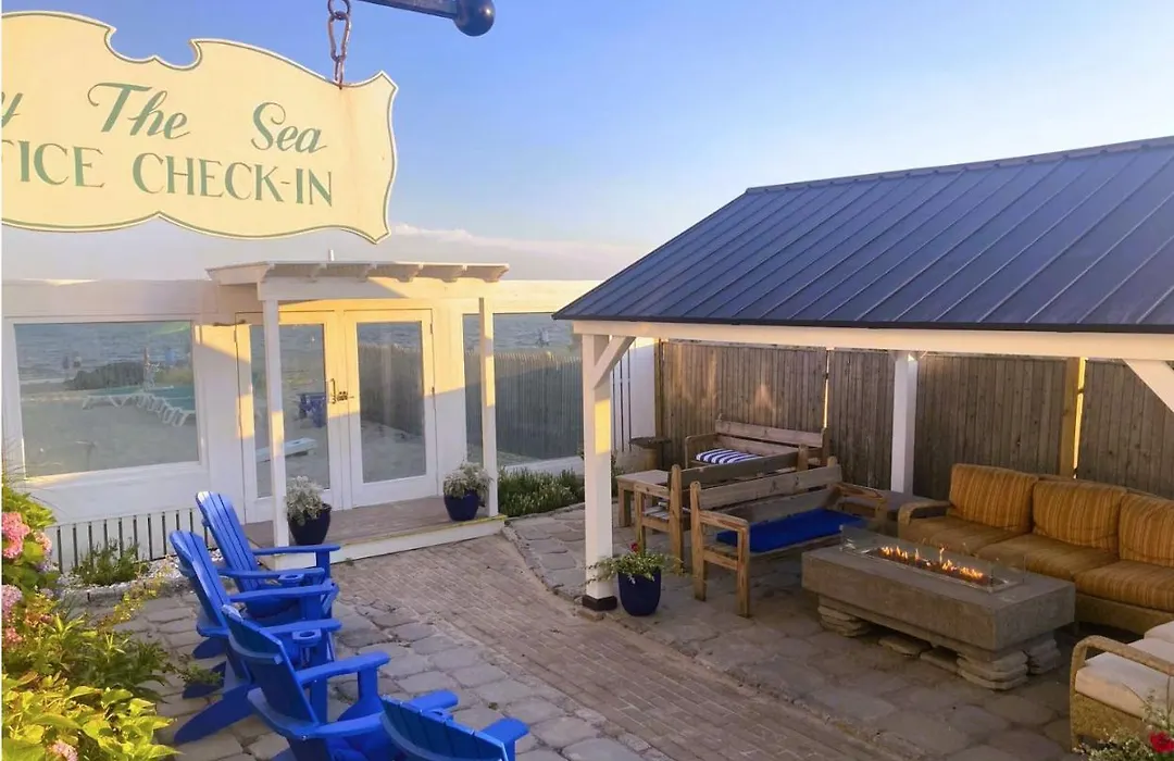 By The Sea Guests Bed & Breakfast And Suites-1