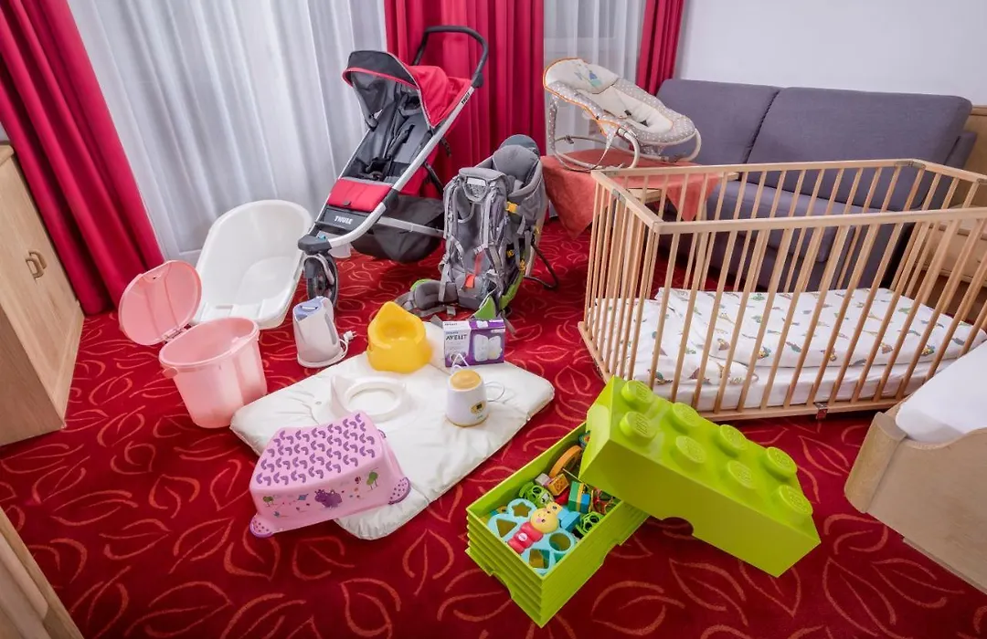 Familienhotel Central-1