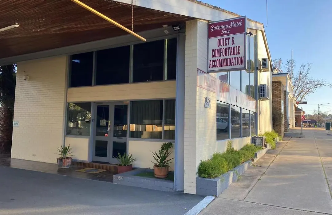 Gateway Motor Inn-1