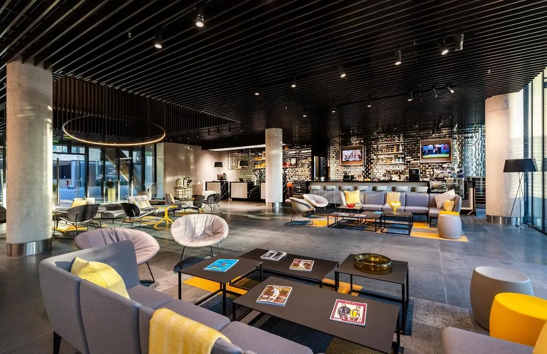 Ola Santiago Providencia, Tapestry Collection By Hilton-1