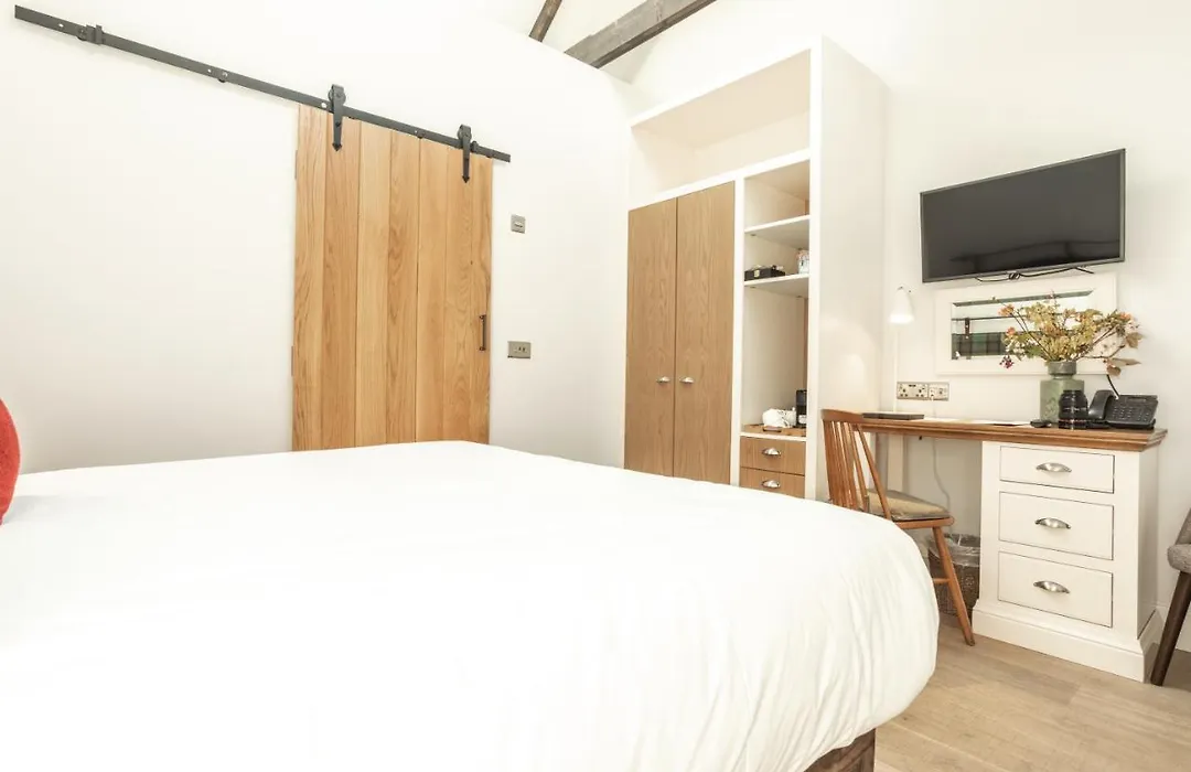Pentonbridge Inn - Restaurant With Rooms-1