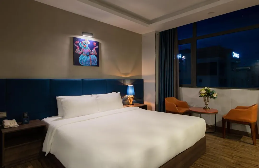 Aaron Hotel-1