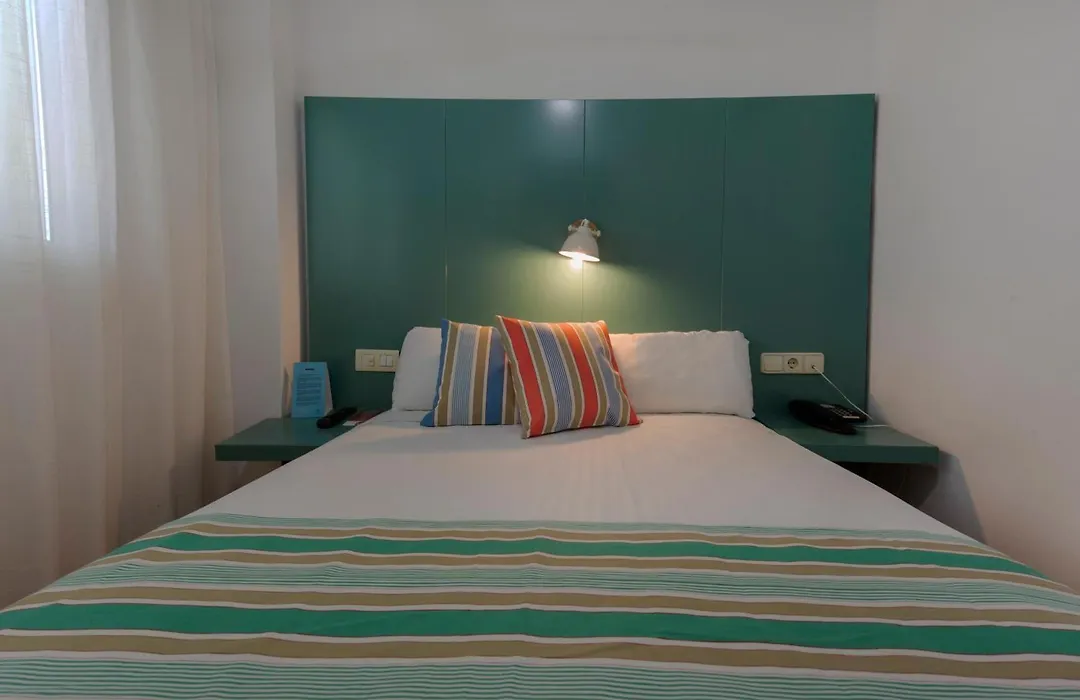 Yomo Hostal BCN Port-1
