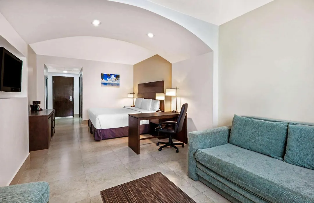 Wyndham Garden Cancun Downtown-1
