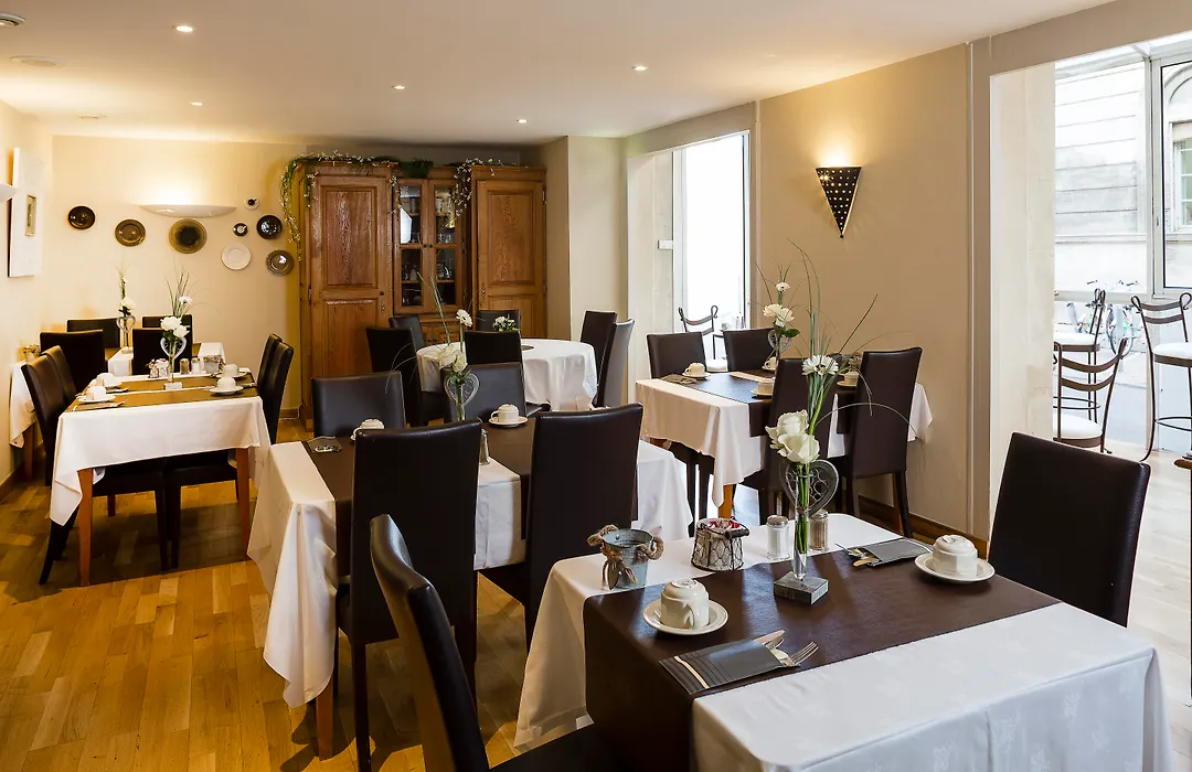 Hotel De L'Horloge-1