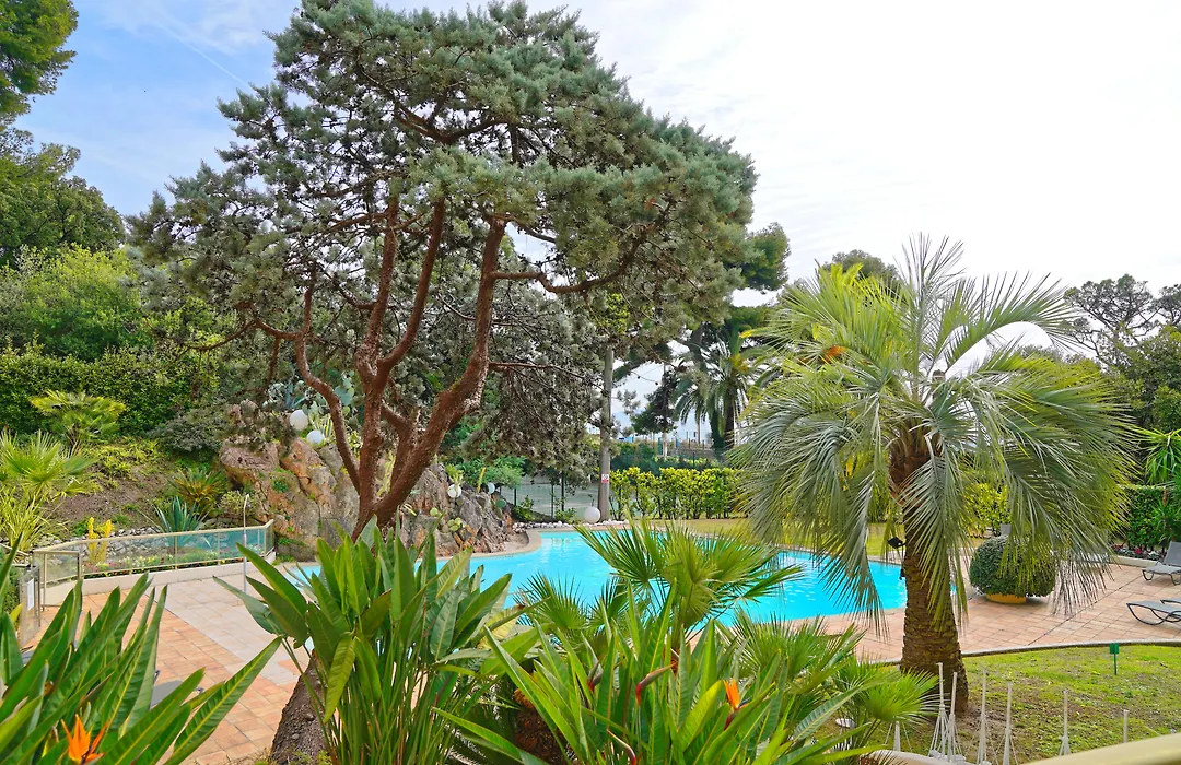 Radisson Hotel Cannes Seaside-1