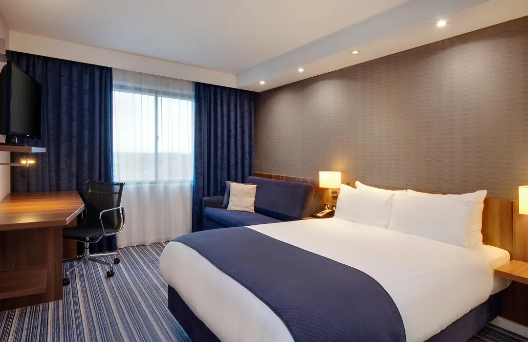 Holiday Inn Express London Heathrow T5 By Ihg-1