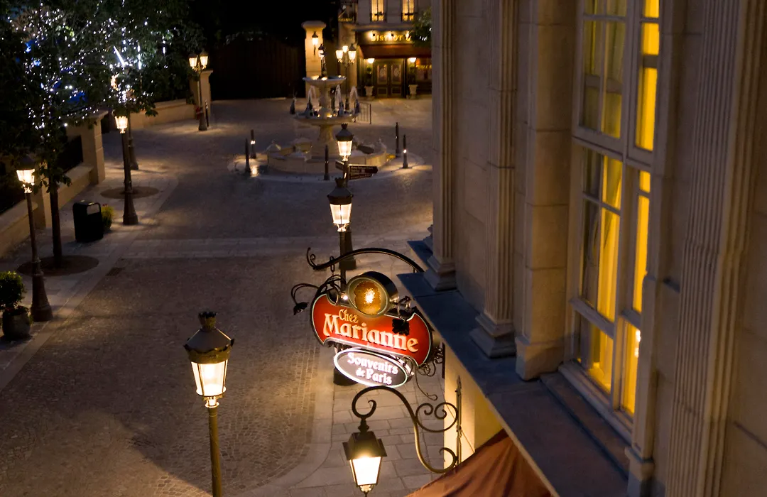 Disney Hotel New York - The Art Of Marvel-1