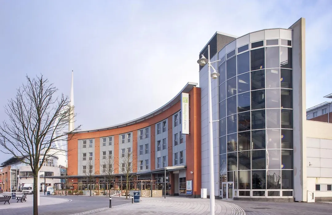 Holiday Inn Express Portsmouth Gunwharf Quays By Ihg-1